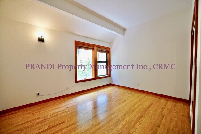 Building Photo - Modern Craftsman Home In Private and Seren...