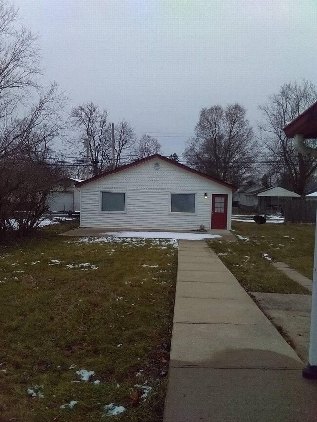 Building Photo - 1.0 bedroom in Centerville Indiana 47330