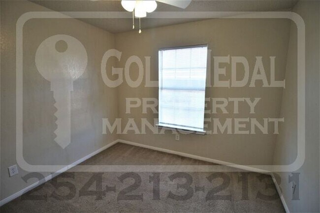 Building Photo - Spacious & affordable 3-bed, 2.5-bath! - Now Available for Rent!