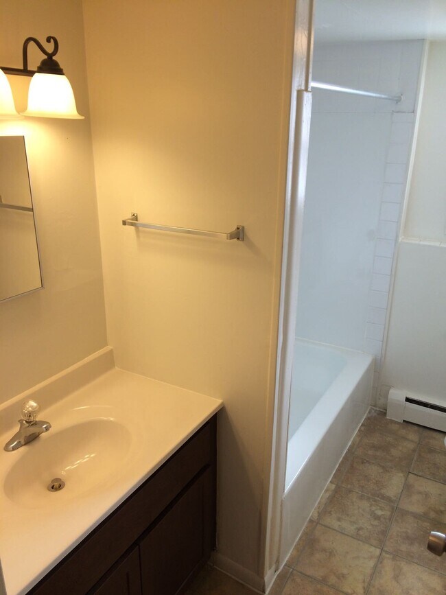 Interior Photo - DREW LN. -100