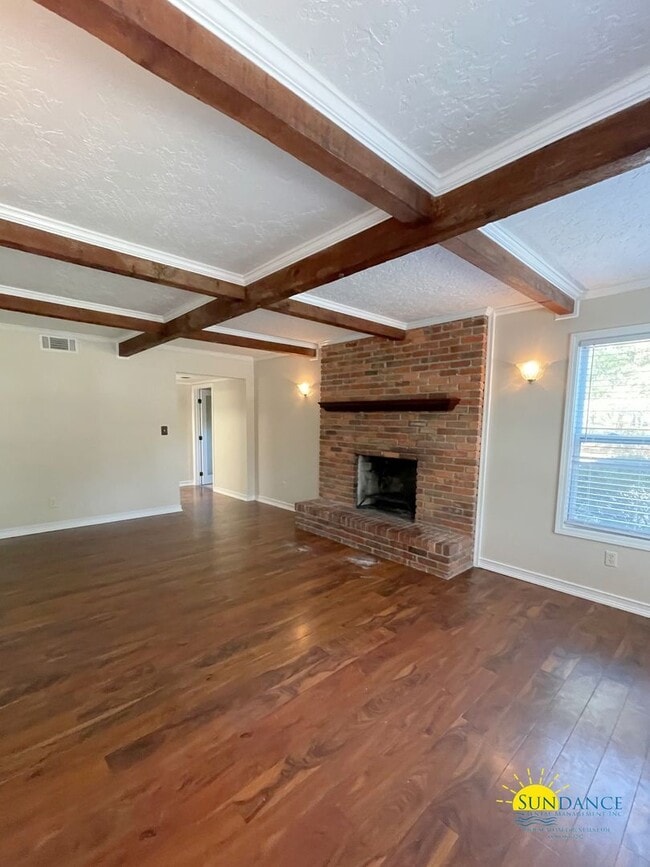 Building Photo - Spacious 4-Bedroom Home Minutes from Eglin AFB with a great home gym!