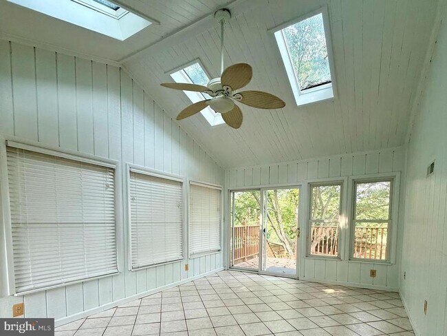 Building Photo - 8487 Inspiration Ave
