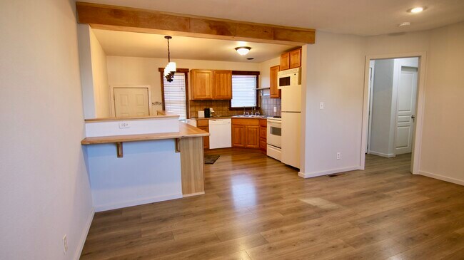 Kitchen & Breakfast Nook - 6011 N Wall St