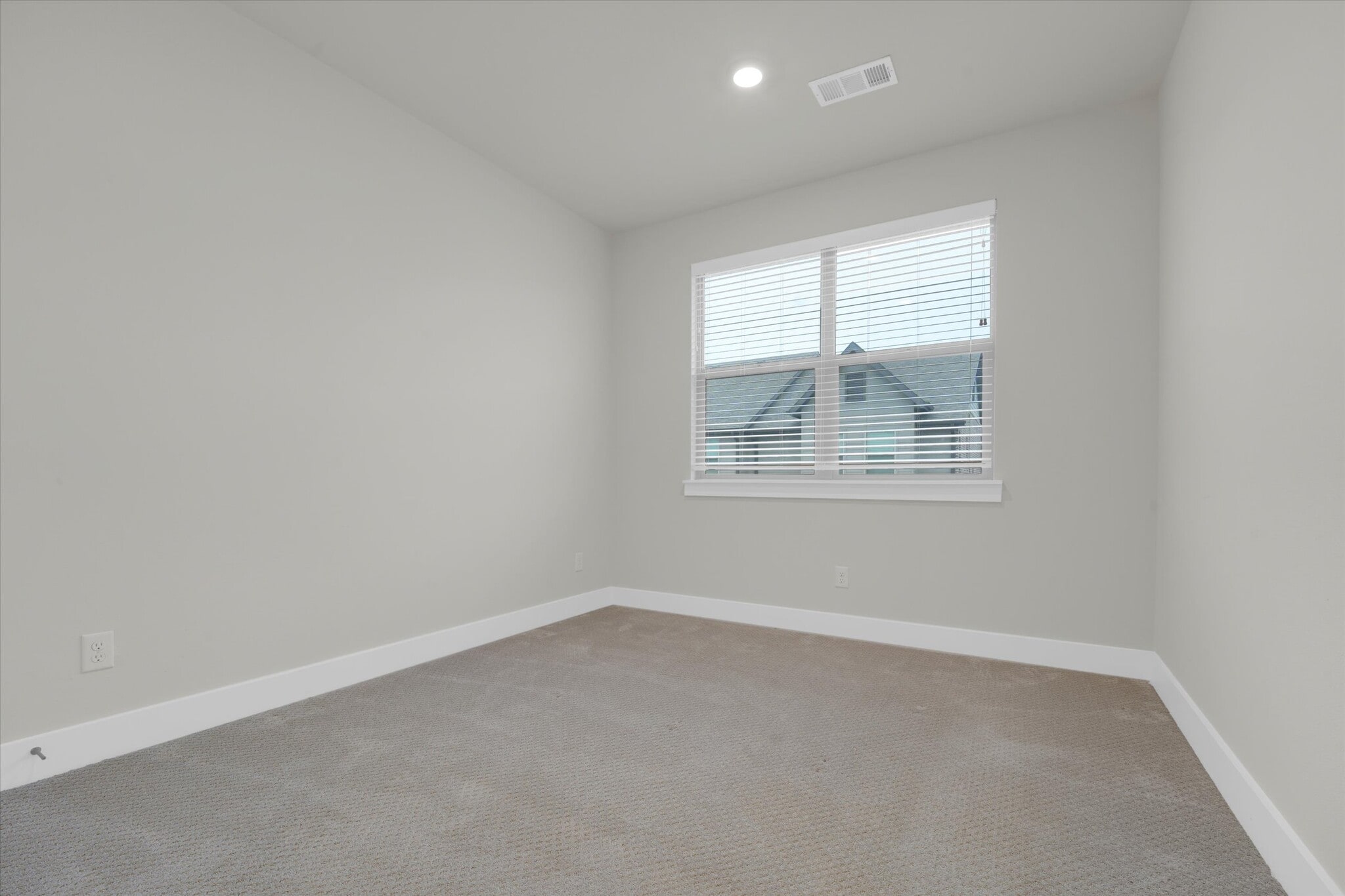 Building Photo - 2610 La Cala Dr