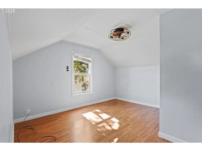 Building Photo - Rare Single Family Home  W/ 2 car garage