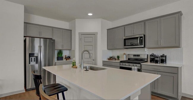 Building Photo - 436 Millbrook Blvd