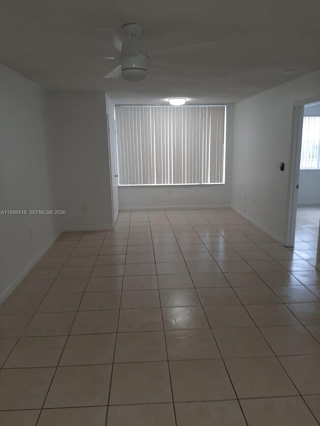 Building Photo - 2850 N Oakland Forest Dr