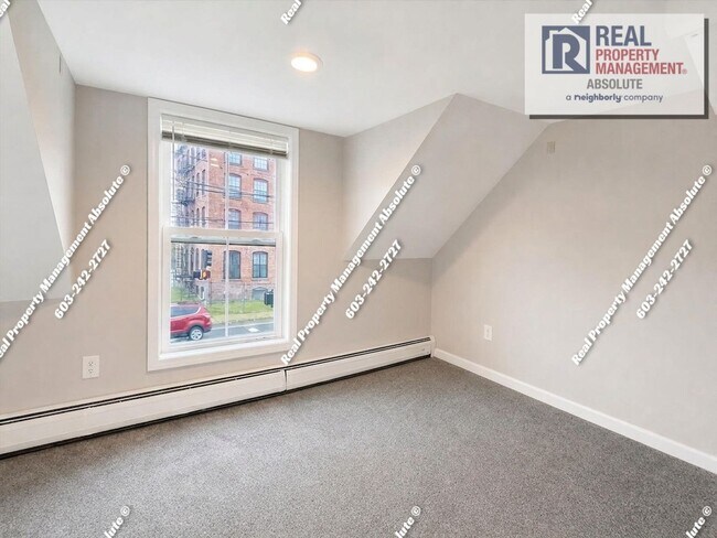 Building Photo - 68 Lake St