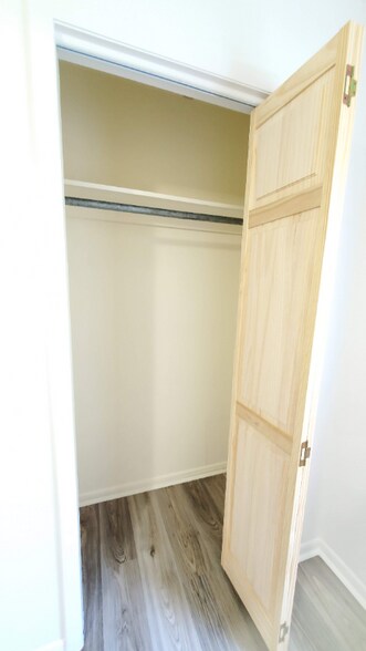 Building Photo - 210 Bolton Cir