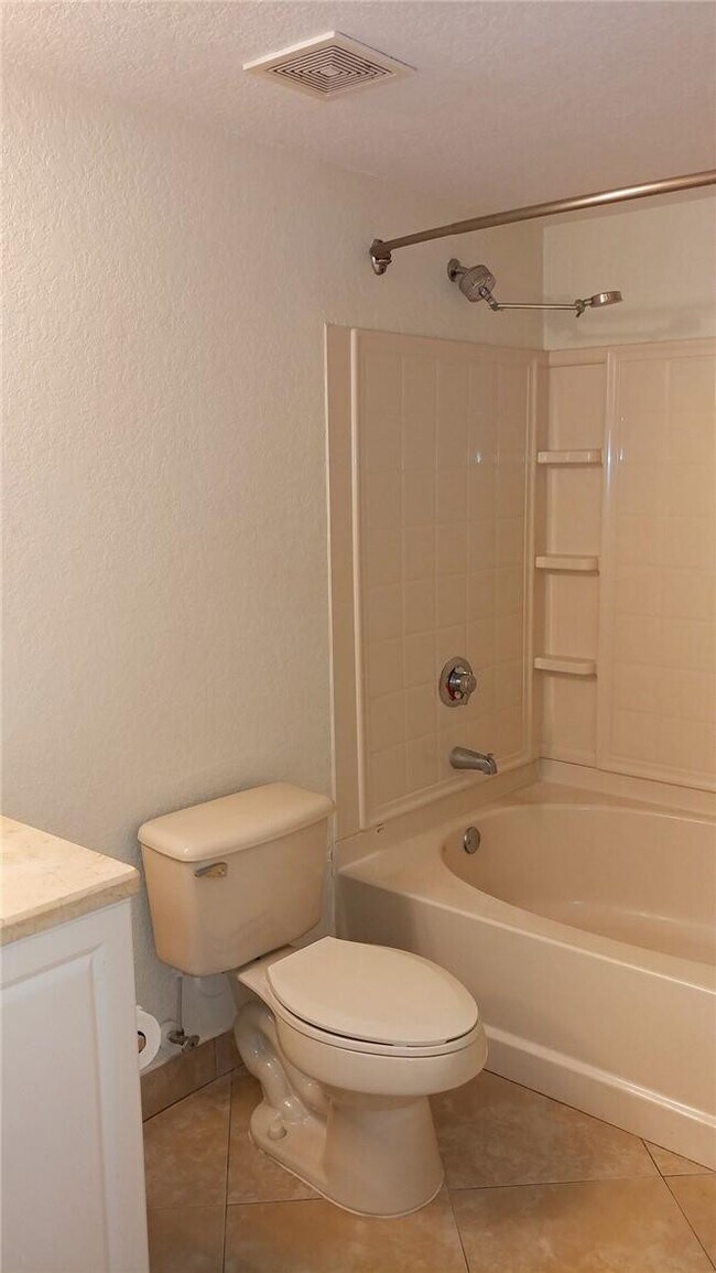 Building Photo - 6640 W Sample Rd