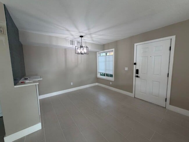 Building Photo - 117 Yacht Club Way