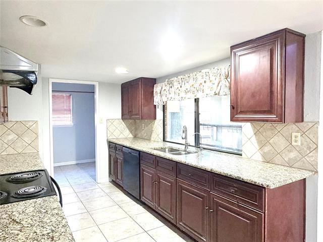 Building Photo - 220 Park Meadow Way