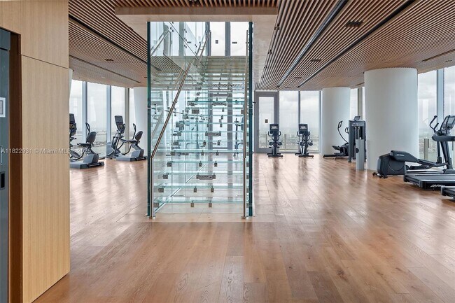 Building Photo - 300 Biscayne Blvd Way