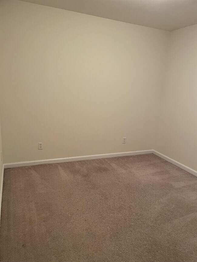 Building Photo - 1435 Glenside Green Ct