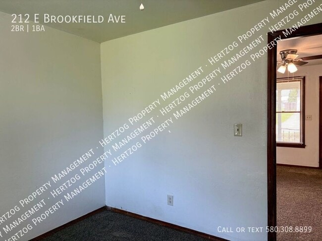 Building Photo - 212 E Brookfield Ave