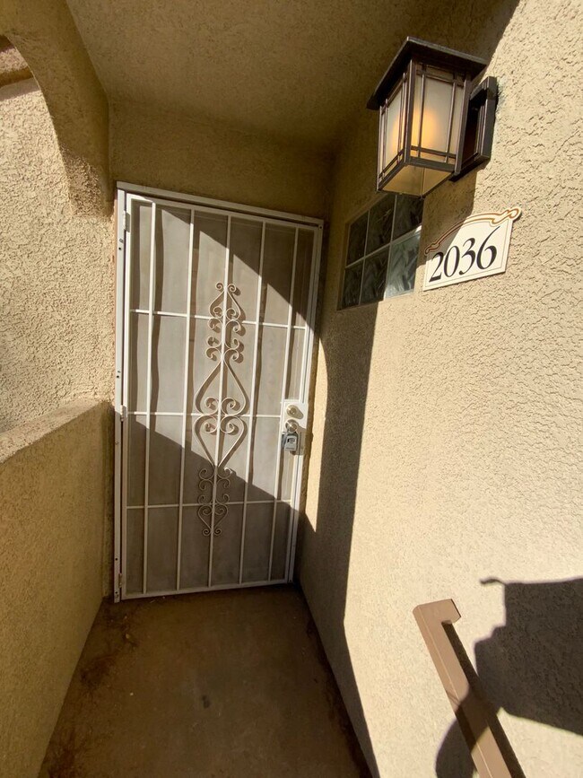 Building Photo - Resort Style 3 Bedroom Condo Located near UNLV, Airport and Strip