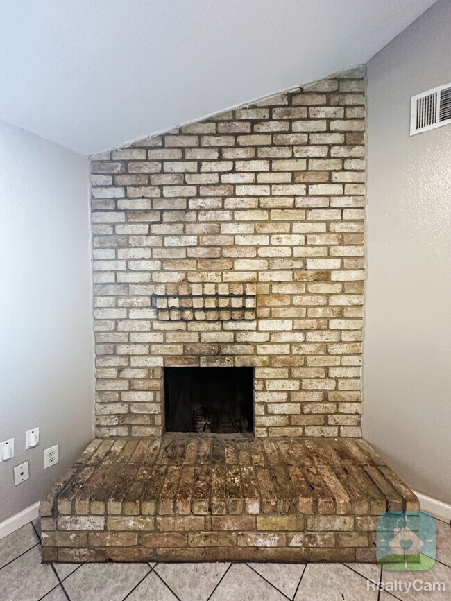 Building Photo - 5007 Monteith Dr