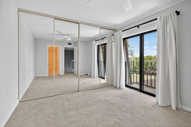 Building Photo - 2814 28th Ct