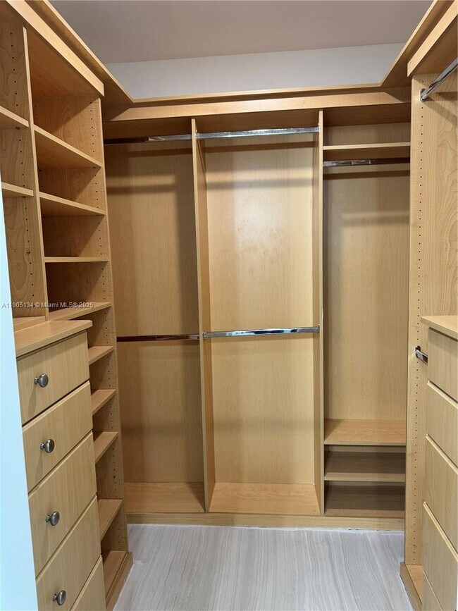 Building Photo - 11811 NW 5th Ct