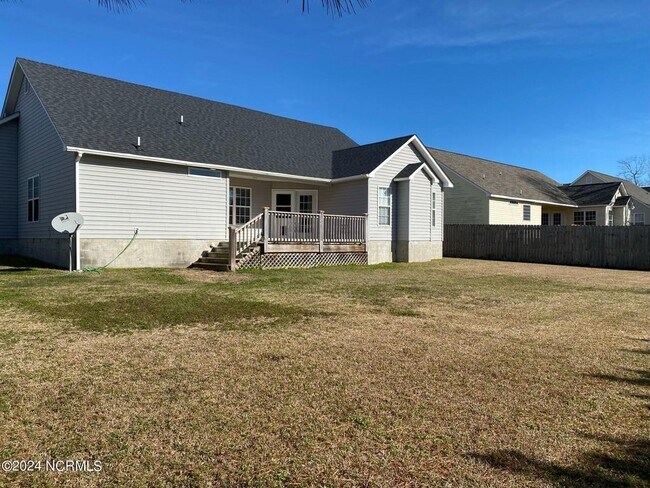 Building Photo - 3 Bedroom, 2 Bath Home - 1204 Huff Dr.