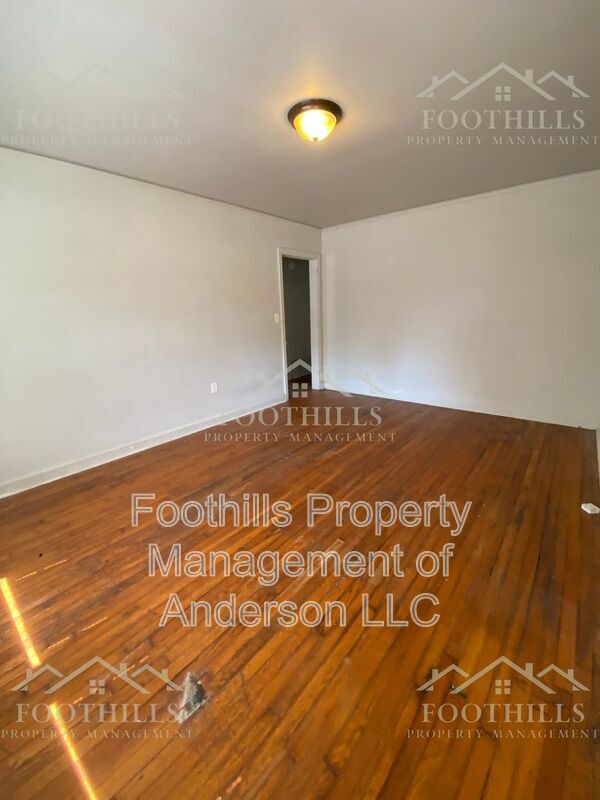 Building Photo - 326 W Fredericks St