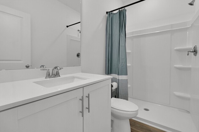Building Photo - 502 Twin Rivers Dr