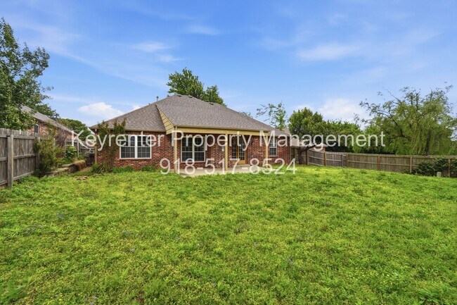 Building Photo - 3 Bed | 2 Bath | Jenks