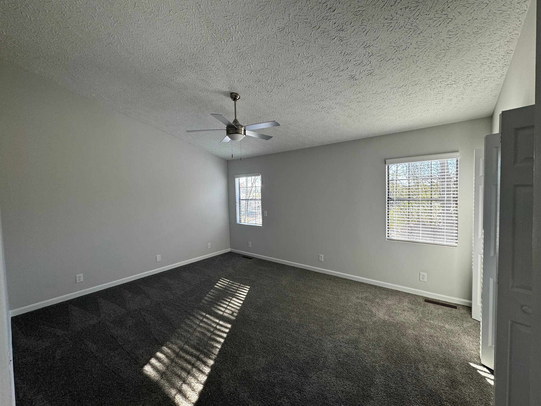 Building Photo - 122 Le Club Dr
