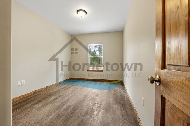 Building Photo - 4-Bedroom 2-Bathroom Home with Attached 2-Car Garage Available in Blanchard!