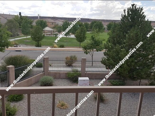Building Photo - Gated Community available NOW!