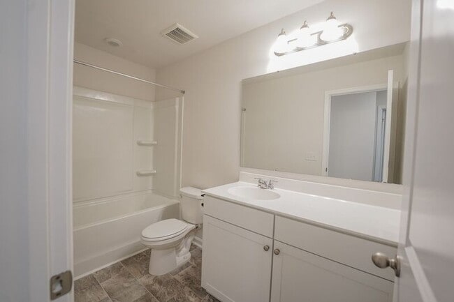 Building Photo - 166 Benelli Dr