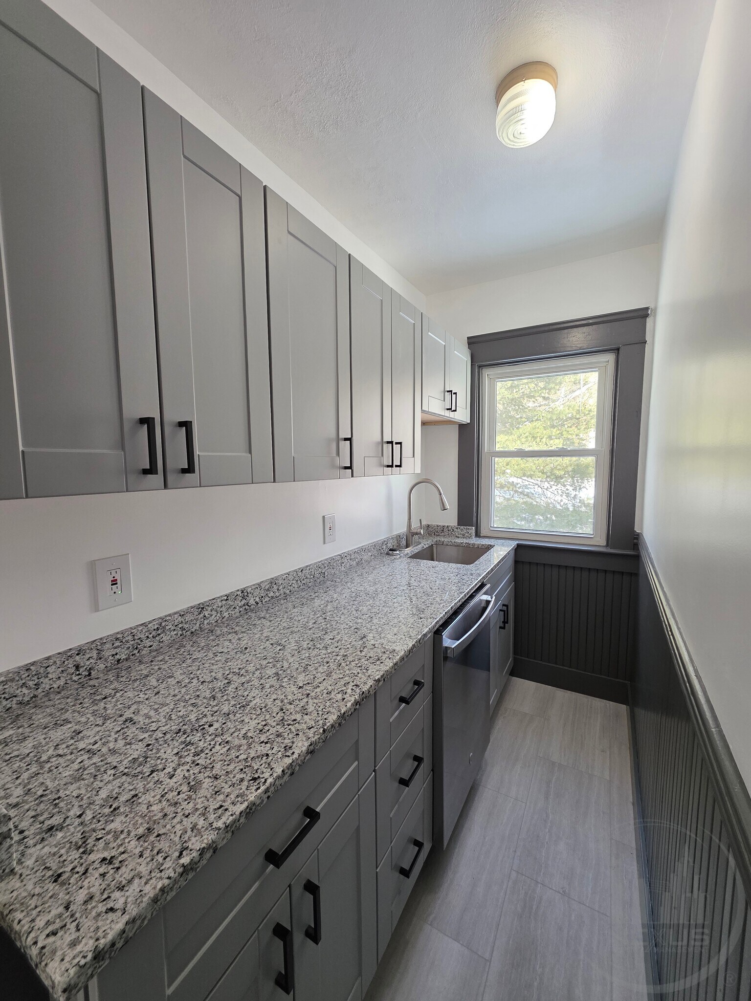 Building Photo - 49 Fenwood Ave