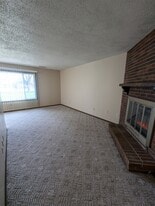 Building Photo - 729 11th Ave