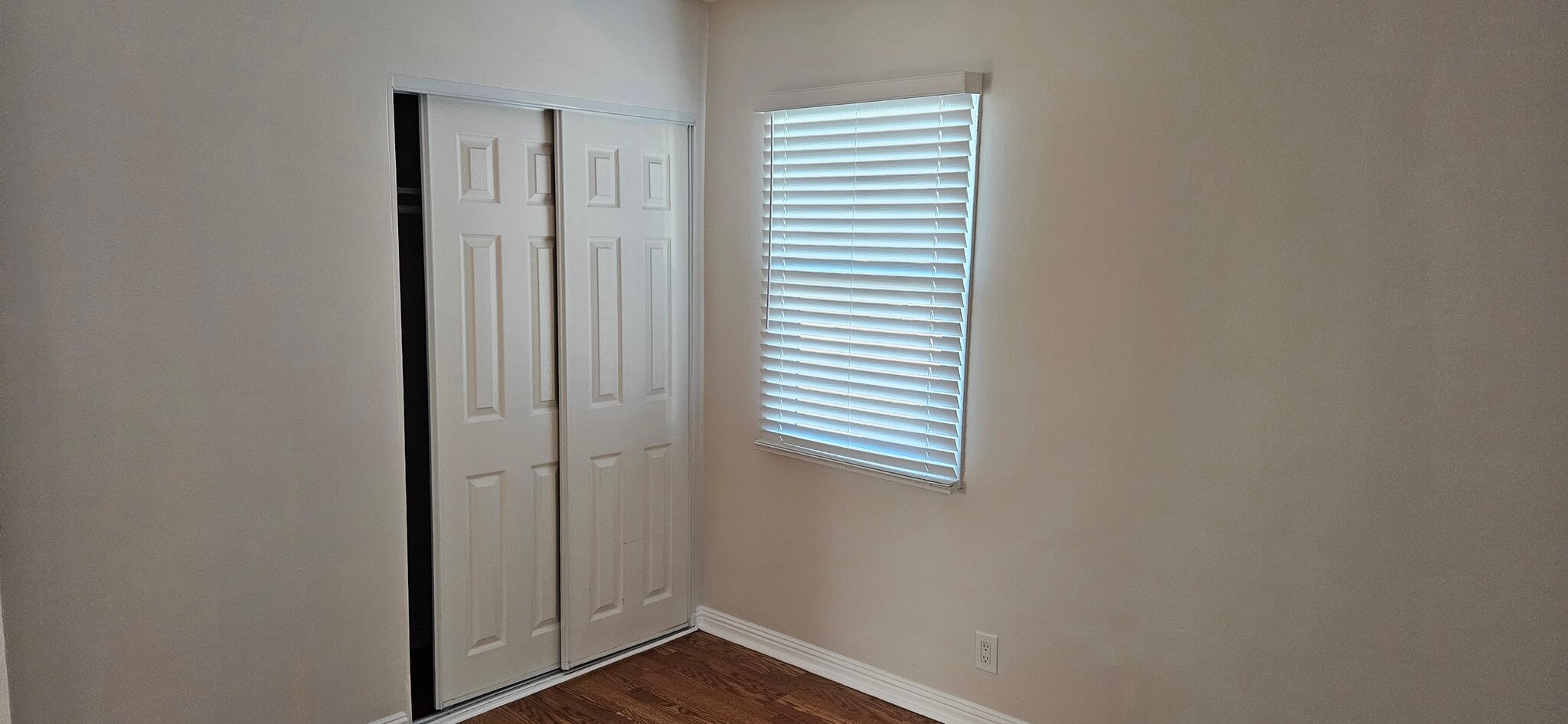 Building Photo - 4579 W 161st St