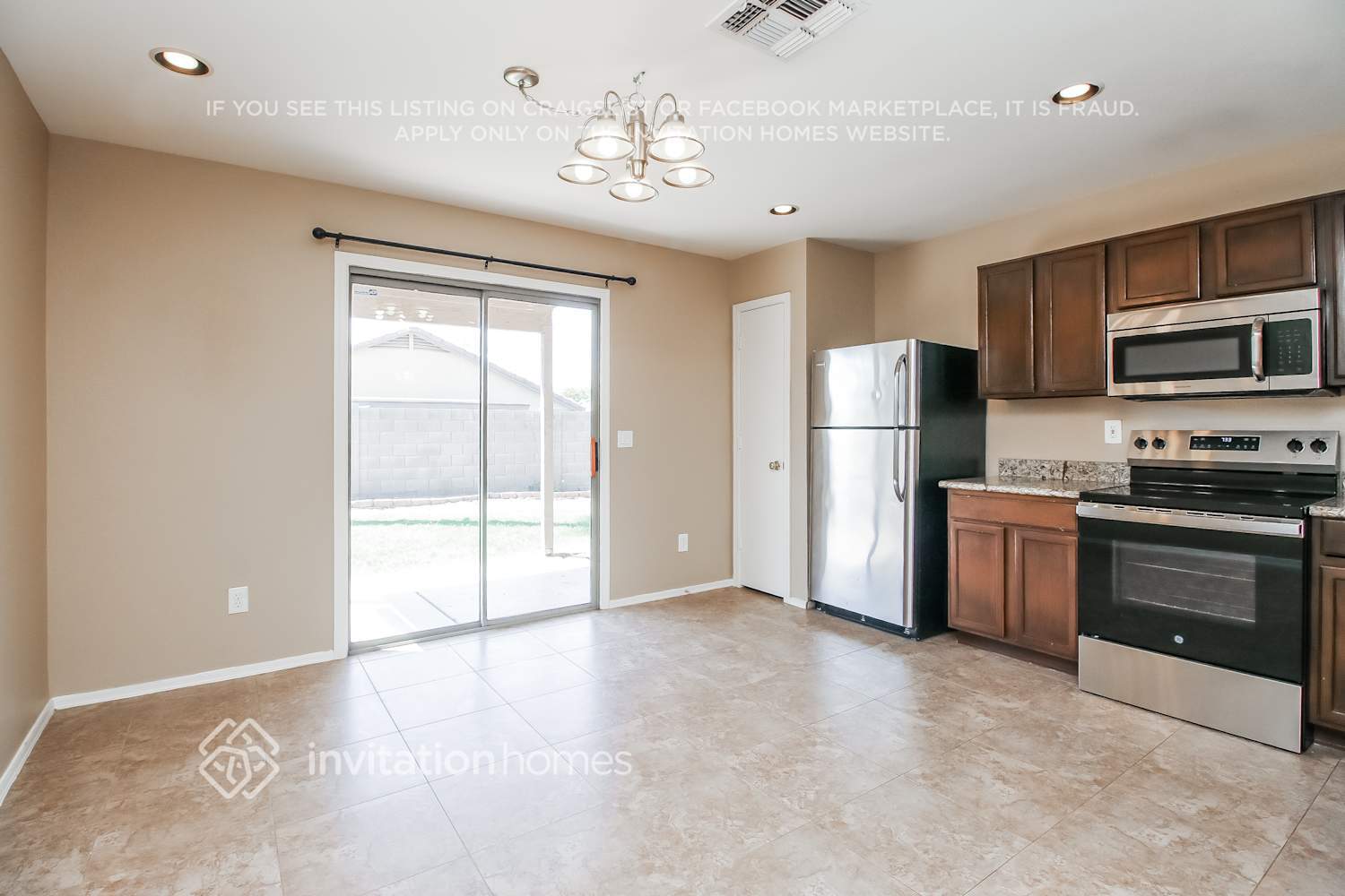 Building Photo - 3021 W Running Deer Trl