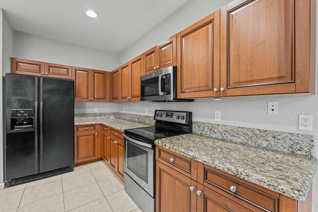 Building Photo - 1411 Lucaya Dr