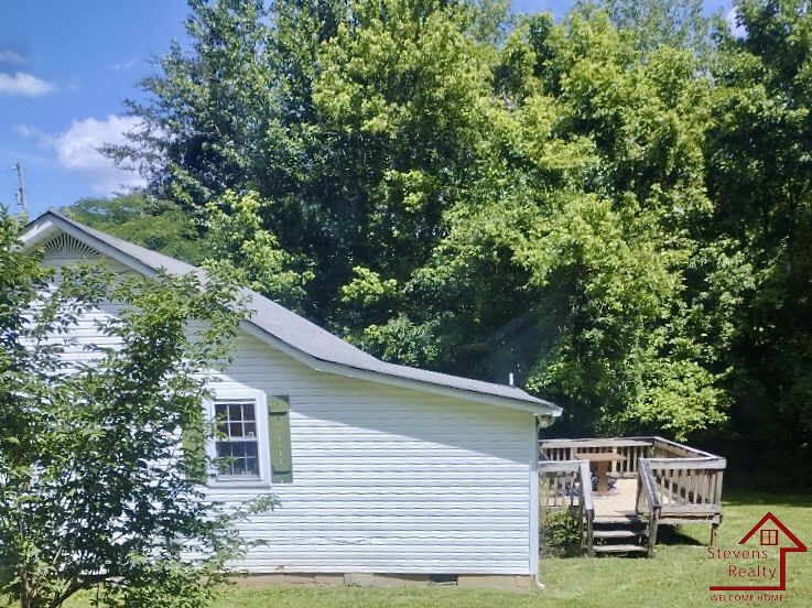 Primary Photo - 864 Treewood Dr