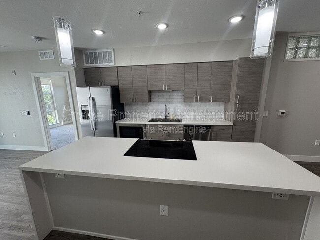 Building Photo - 3500 S Corona St