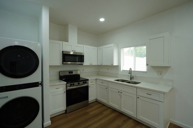 Building Photo - 3627 Harding St