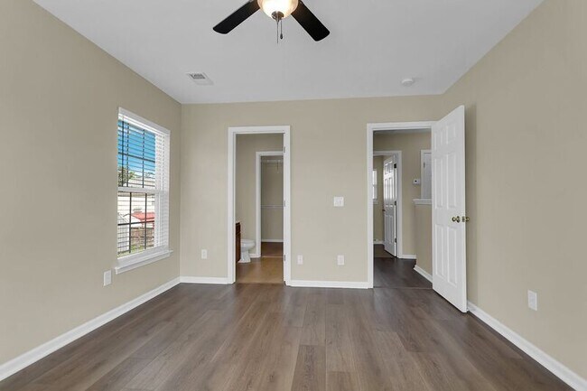 Building Photo - 3022 Crusades St