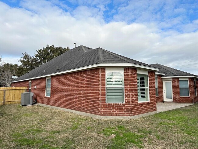 Building Photo - 1707 Magnolia Lake Ln