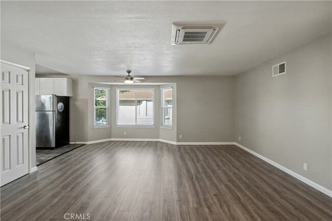 Building Photo - 3234 Kenhill Dr