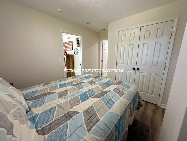 Building Photo - BEAUTIFUL TWO-STORY HOME w/POND VIEWS