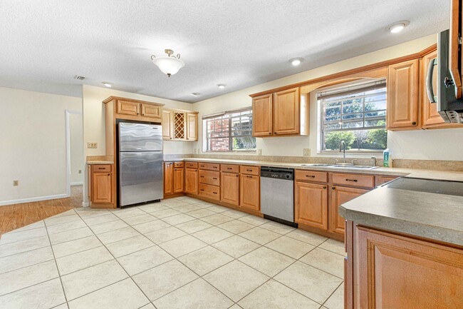 Building Photo - 1116 Eden Dr
