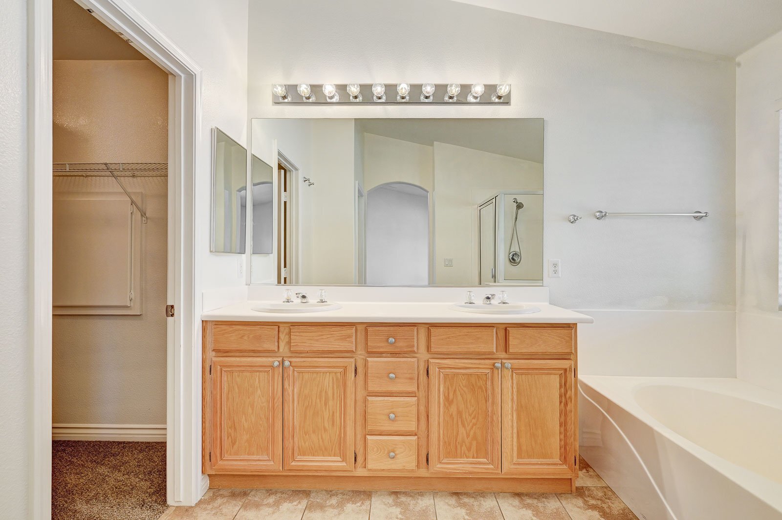 Building Photo - 9042 Edenbridge Ct
