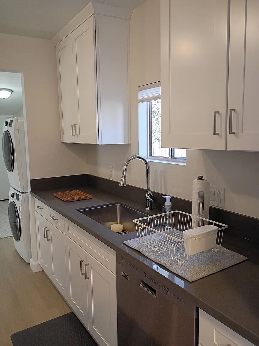 Building Photo - 1856 51st St