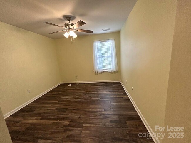 Building Photo - 1004 Whipcord Dr