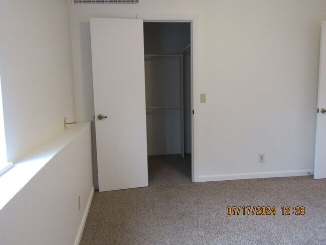 Building Photo - 753 Elder Ct
