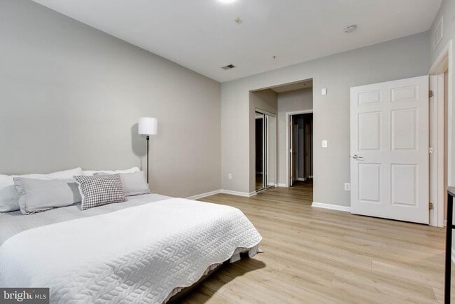 Building Photo - 7557 Stoney Run Dr