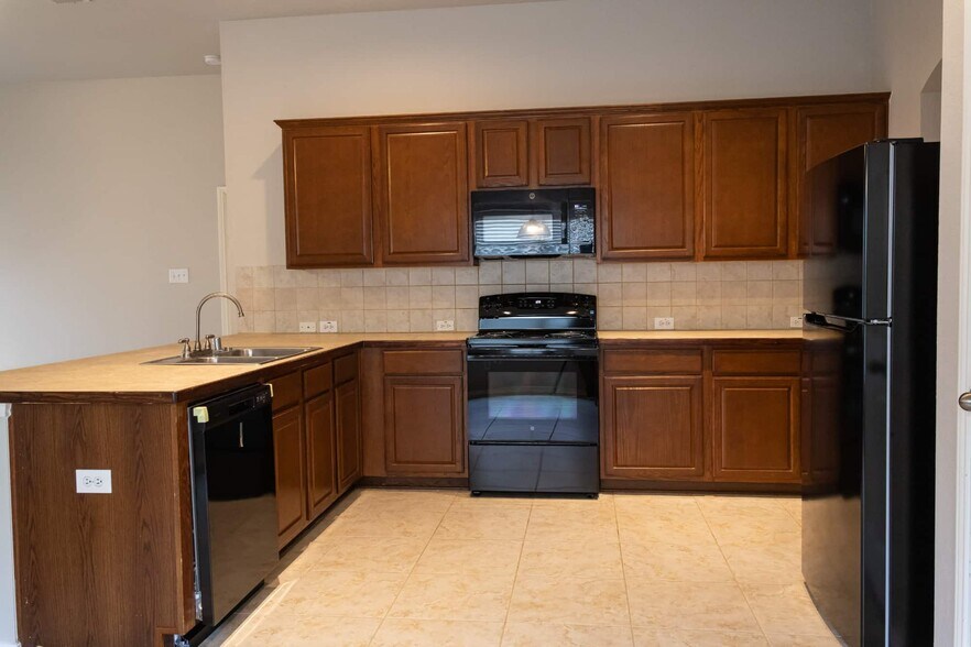 Building Photo - 12416 Sunrise Dr